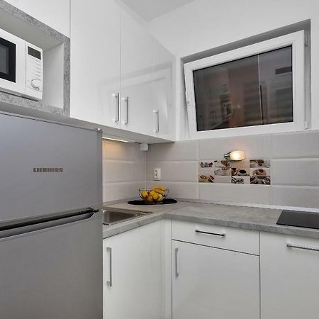Apartment Kate Подгора Екстер'єр фото