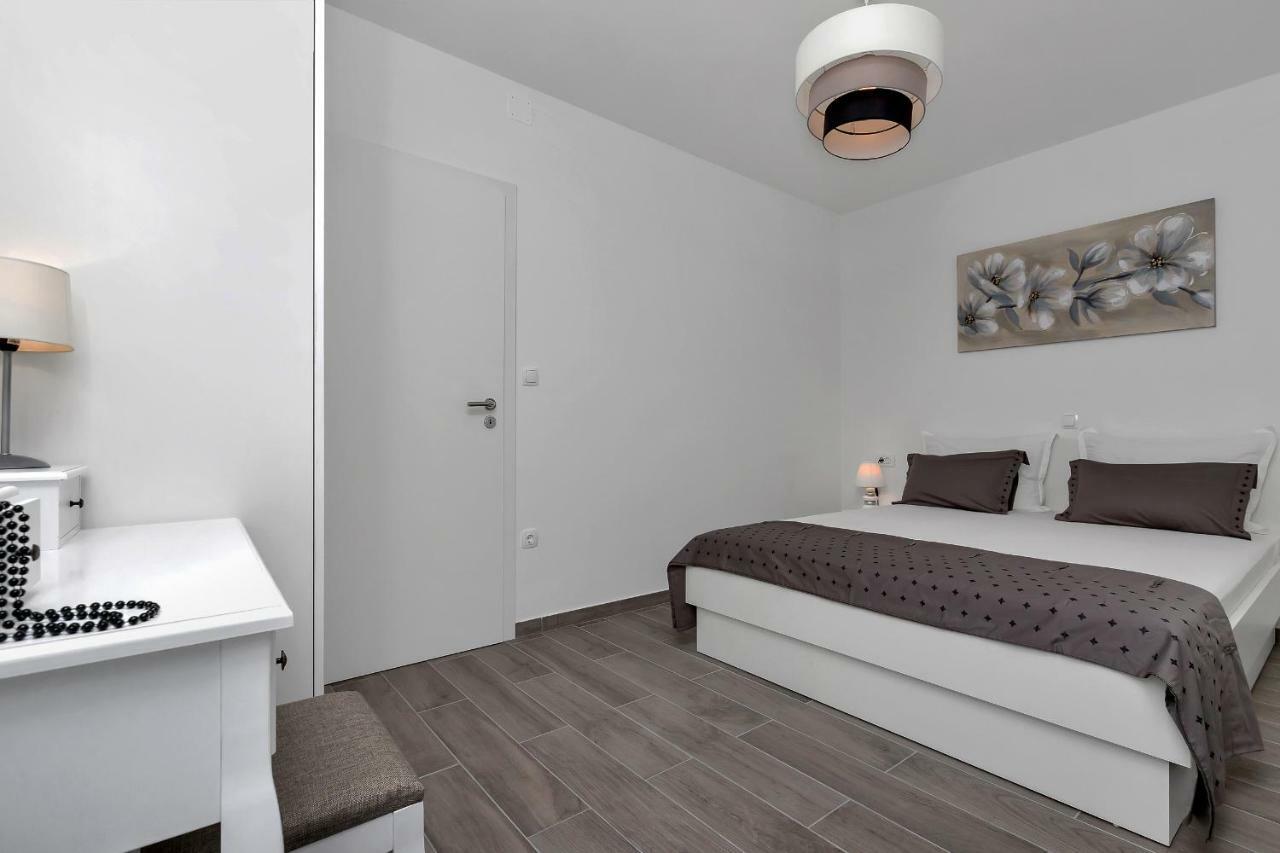 Apartment Kate Подгора Екстер'єр фото