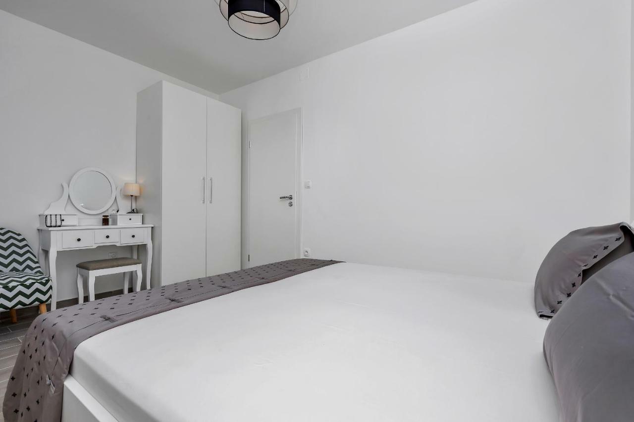 Apartment Kate Подгора Екстер'єр фото