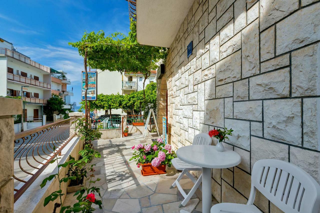 Apartment Kate Подгора Екстер'єр фото